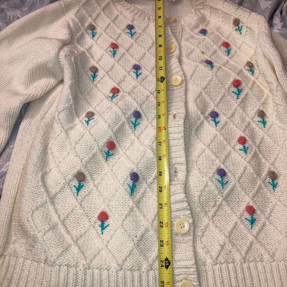 VTG 100% acrylic floral embroidered button up knit sweater LG - Picture 5 of 7